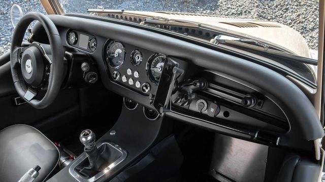 Morgan представив унікальний позашляховик в стилі ретро - фото 471386