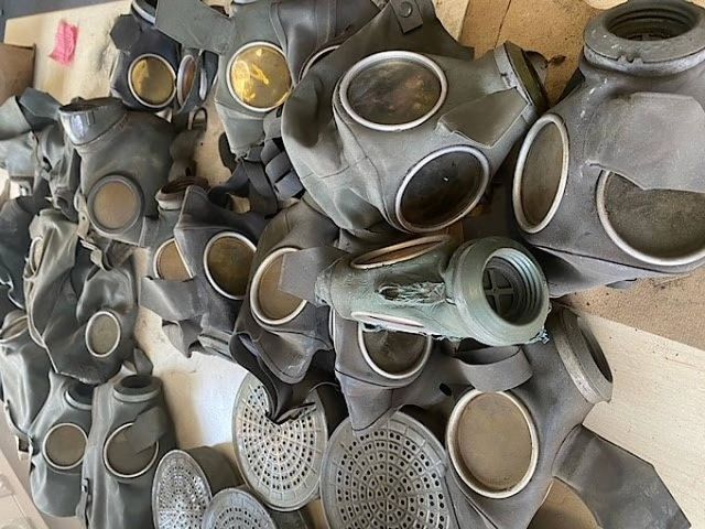 Під час ремонту німець знайшов вдома нацистський сховок: що у ньому було - фото 471700