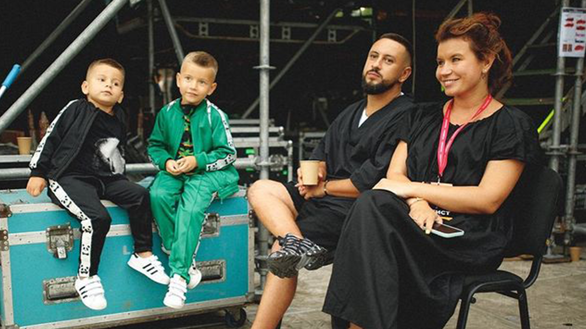 Monatik з дружиною та дітьми - фото 1