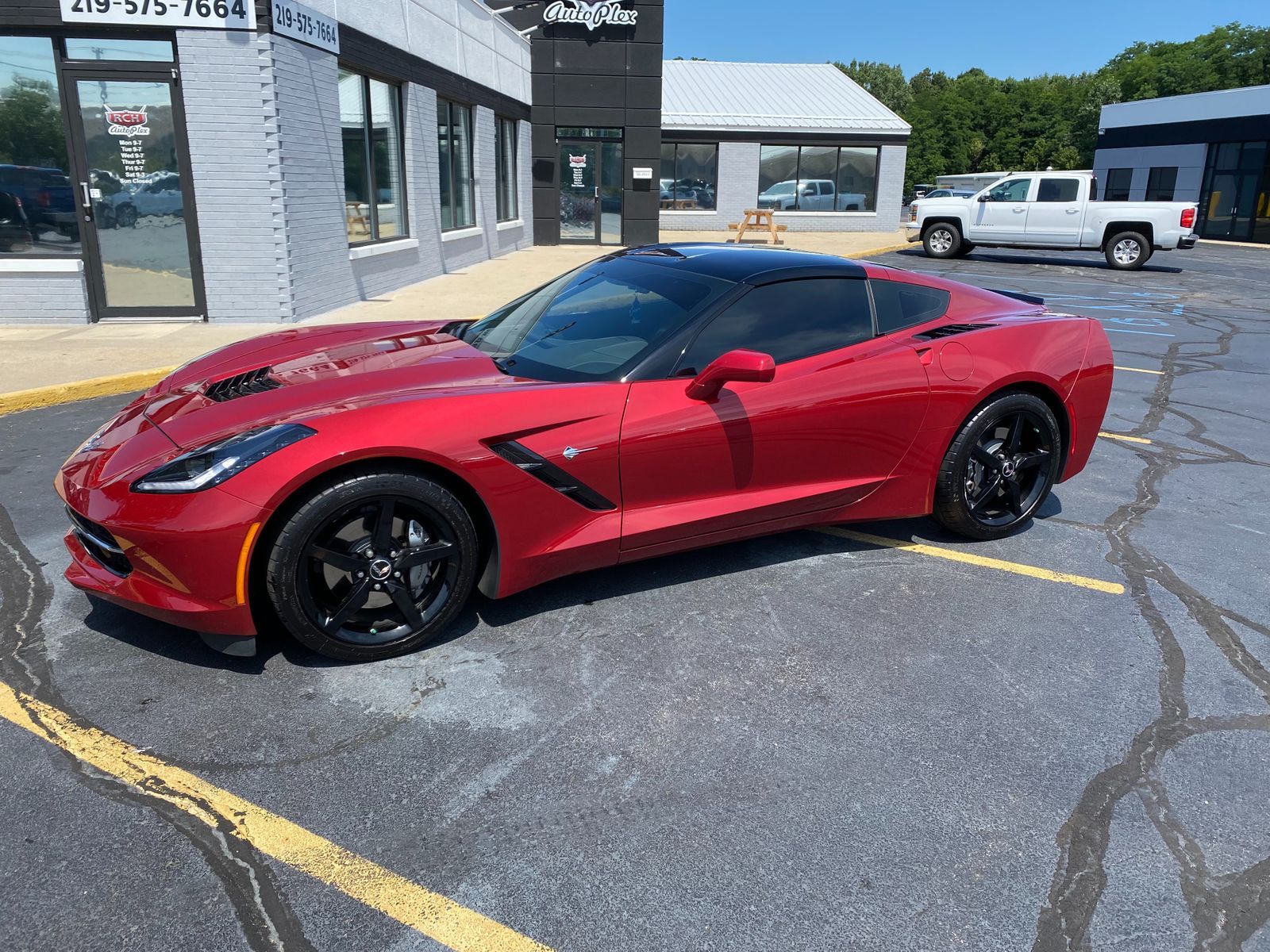 Співробітник дилера Chevrolet розігнався на клієнтському Corvette до 240 км/год
