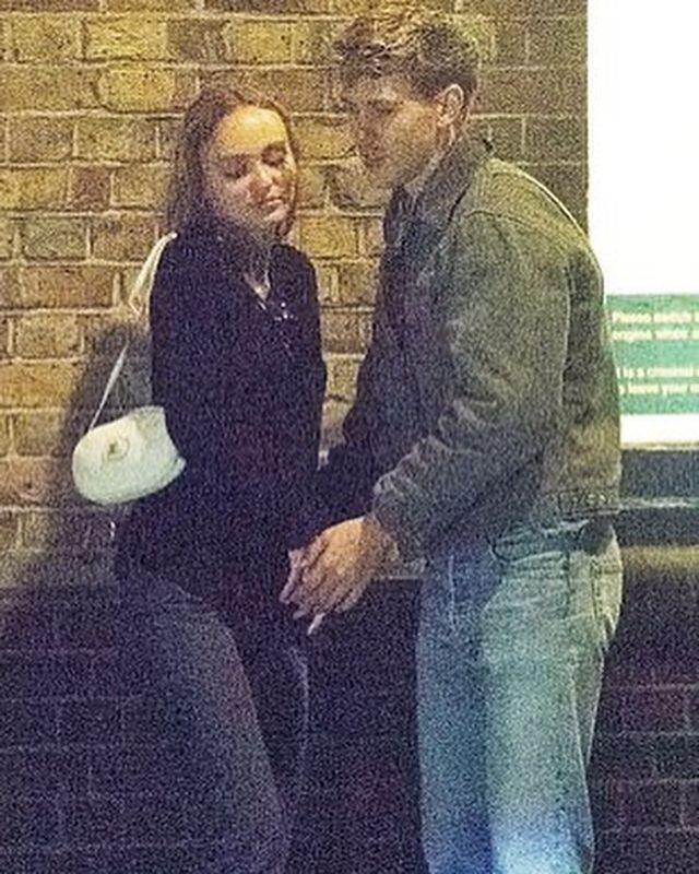 Дочку Джонні Деппа і Ванесси Параді запідозрили у новому романі - фото 471913