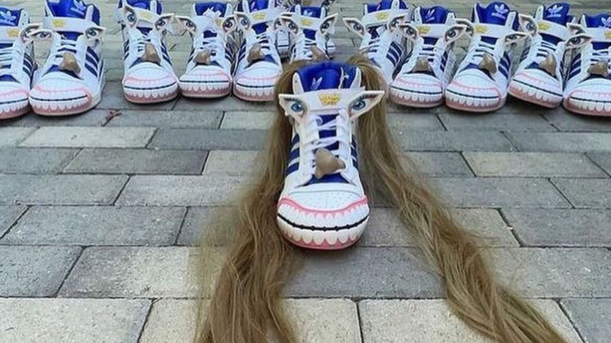 Американський комік створив епатажні кросівки, які викликали ажіотаж в мережі - фото 1