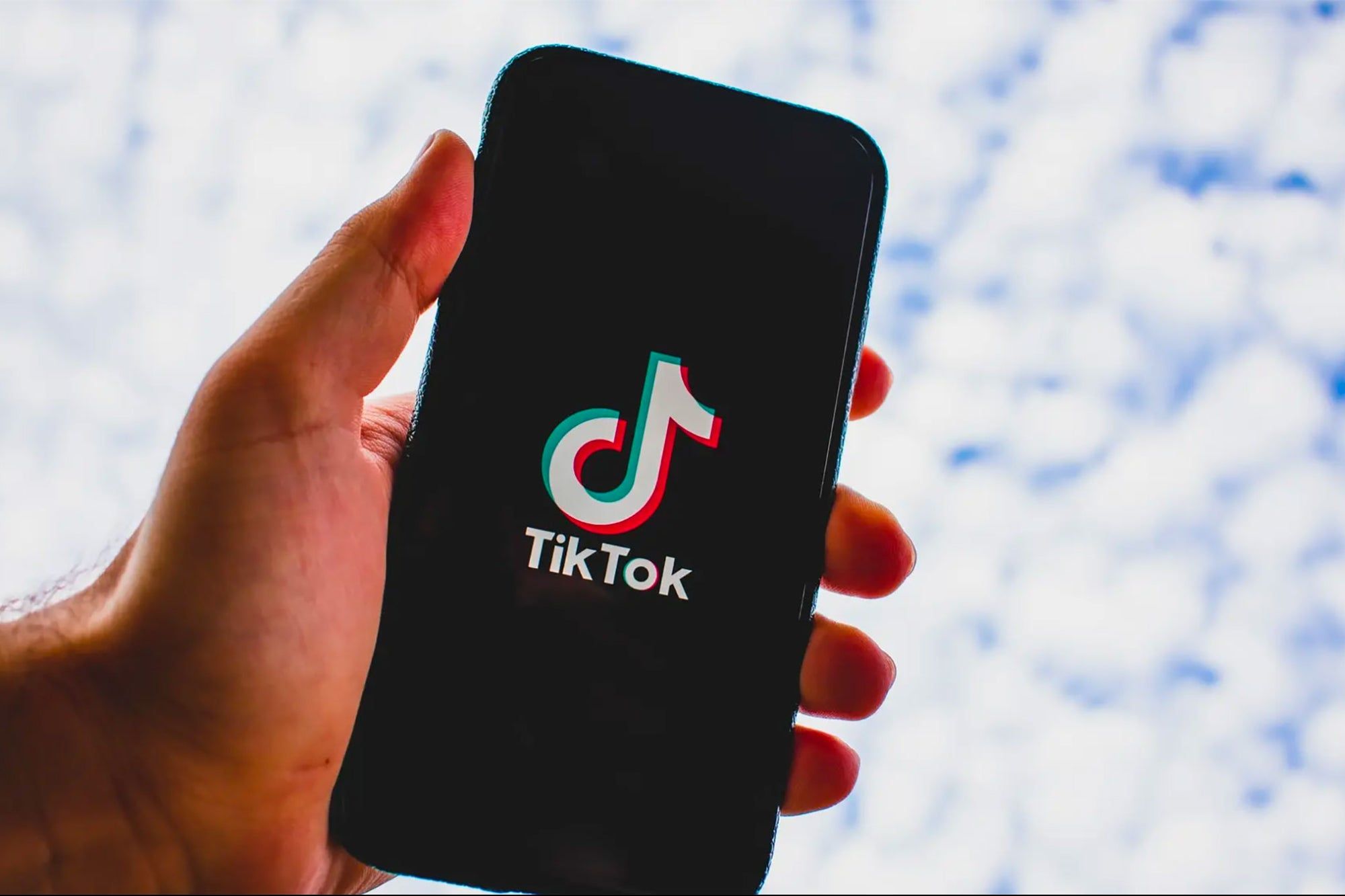 TikTok став найпопулярнішим додатком у світі за підсумками 2020 року