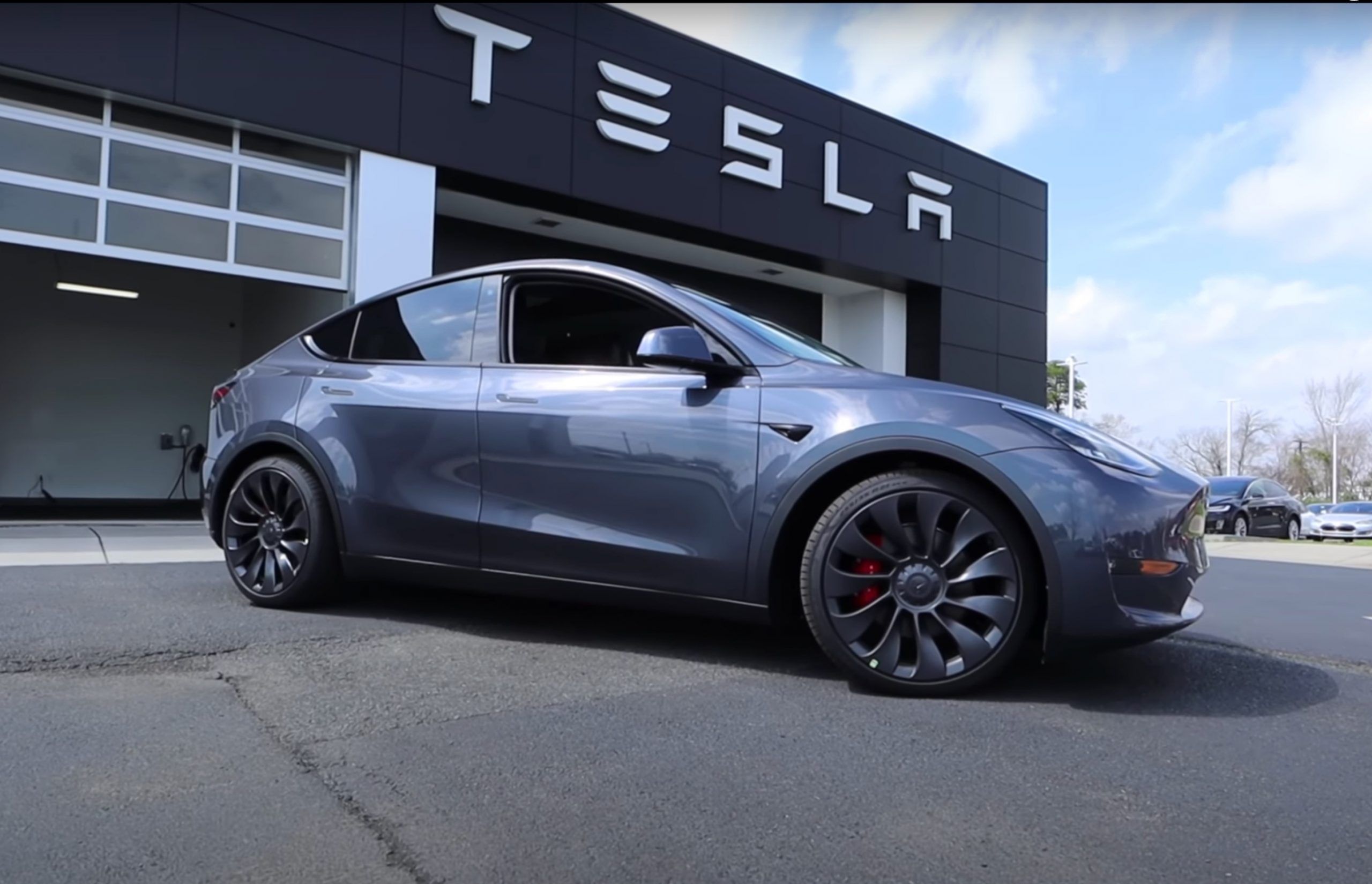 Tesla Model Y отримав "режим протигаза": як він працює