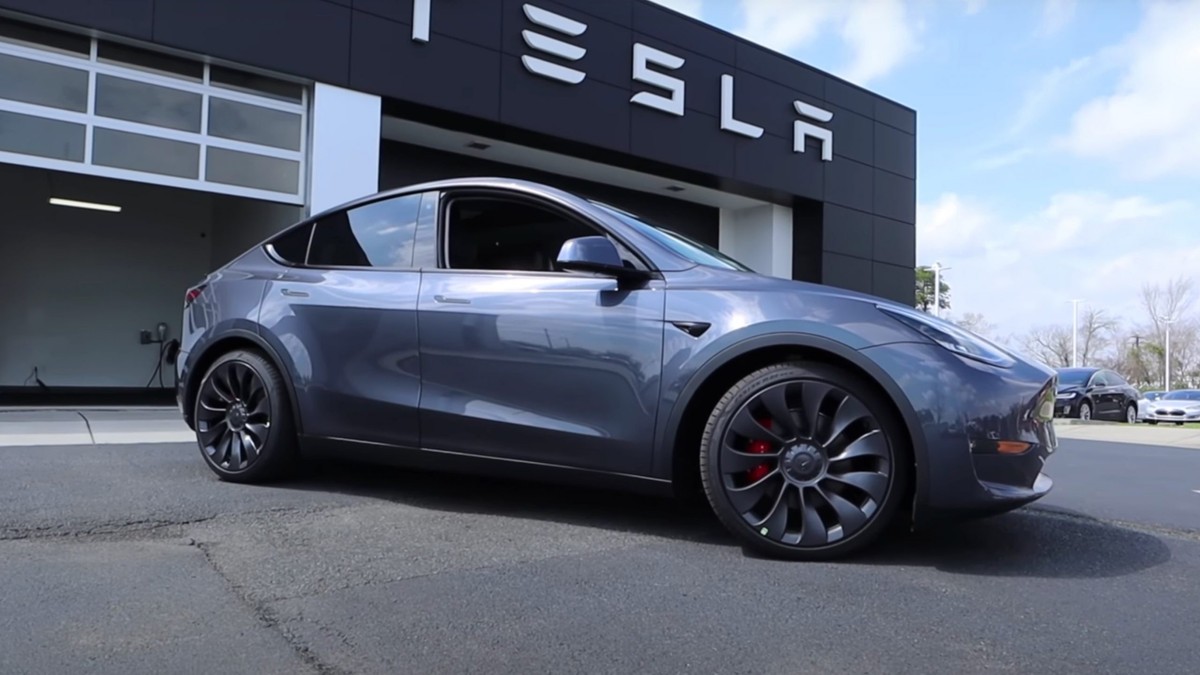 Tesla Model Y отримає HEPA-фільтр - фото 1