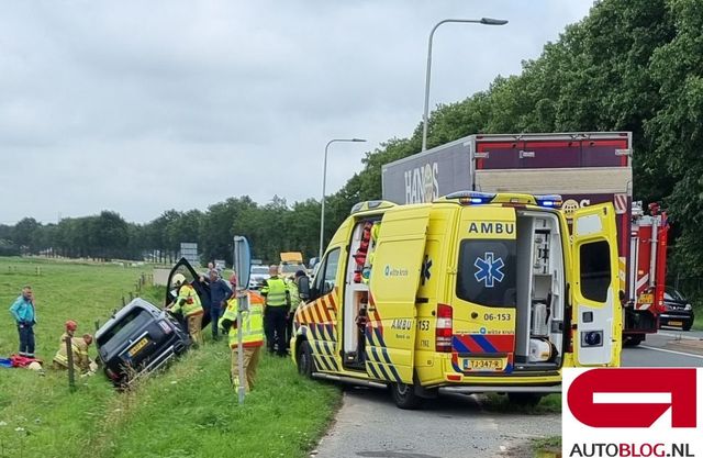 Оманливе відчуття контролю: п'яний водій відправив свій Rolls-Royce Cullinan у канаву - фото 472237