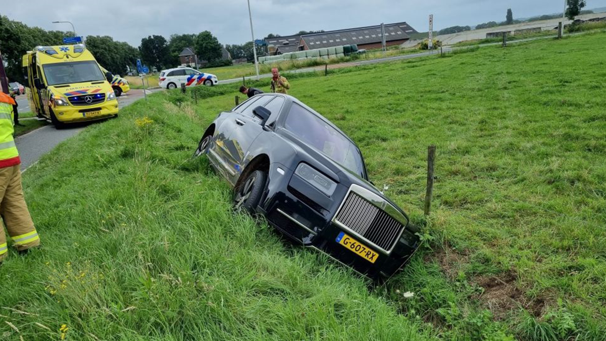 Водій з Нідерландів розтрощив свій Rolls-Royce - фото 1