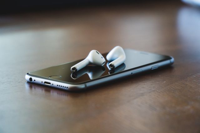 Lightning все: коли Єврокомісія змусить Apple перейти на Type-C - фото 472433