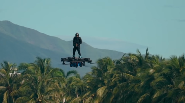 Ентузіаст зібрав саморобний дрон і пролетів на ньому рекордні майже 3 кілометри - фото 472543