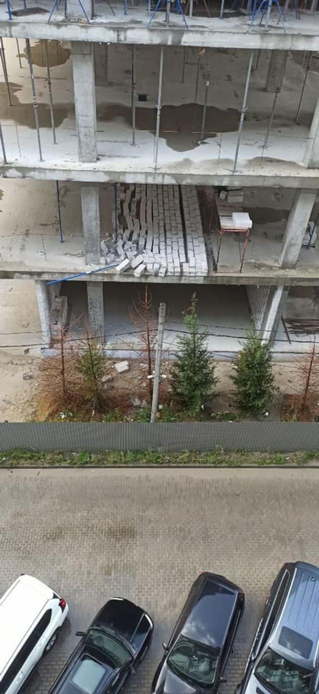 Повалені дерева і підтоплені вулиці: у мережі показали наслідки буревію у Львові - фото 472713