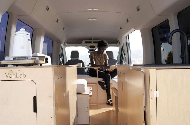 З'явився набір-конструктор, за допомогою якого можна створити будинок на колесах - фото 472849