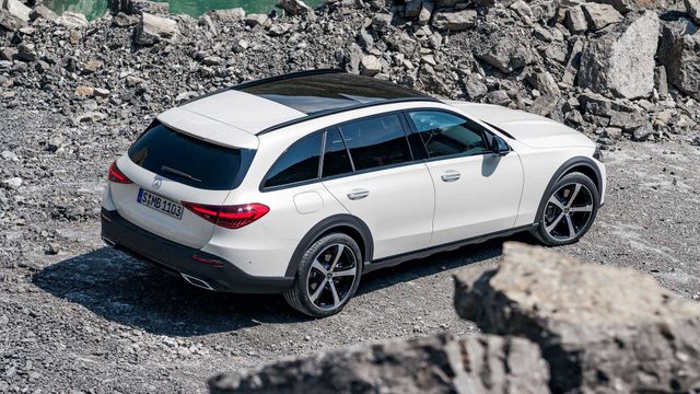 У Mercedes-Benz показали універсал C-Class All-Terrain з підвищеною прохідністю - фото 472924