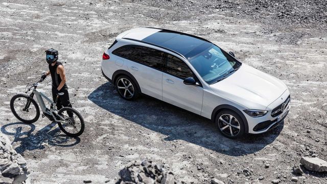 У Mercedes-Benz показали універсал C-Class All-Terrain з підвищеною прохідністю - фото 472925