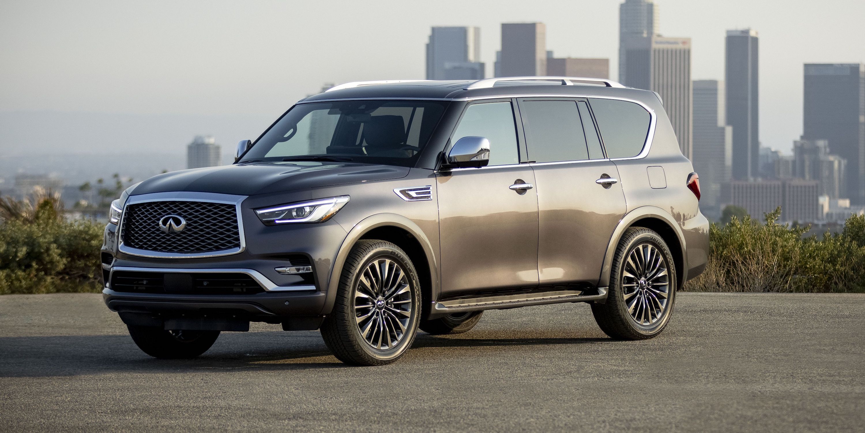 Представлено оновлений Infiniti QX80: чим позашляховик відрізняється від попередника