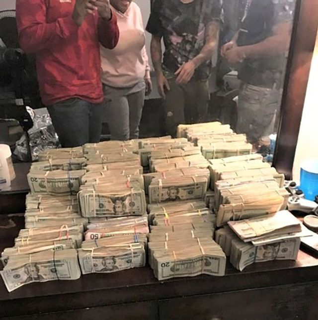 Пограбування на 500 тисяч доларів: як цьому посприяв годинник Apple Watch - фото 473036