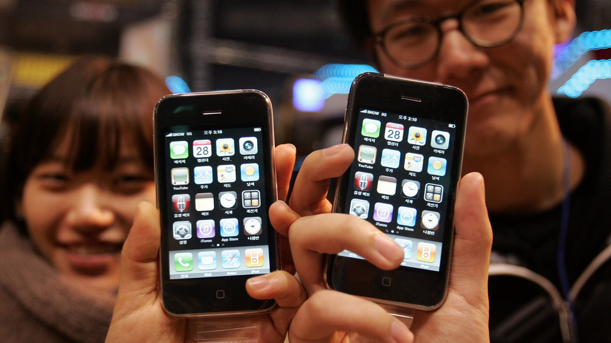 Стів Джобс планував випустити iPhone nano - фото 1