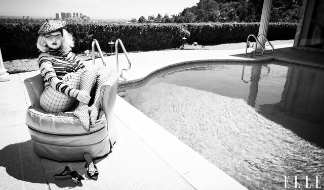 Селена Гомес приміряла образ Мерилін Монро та розповіла про шкоду соцмереж - фото 473146