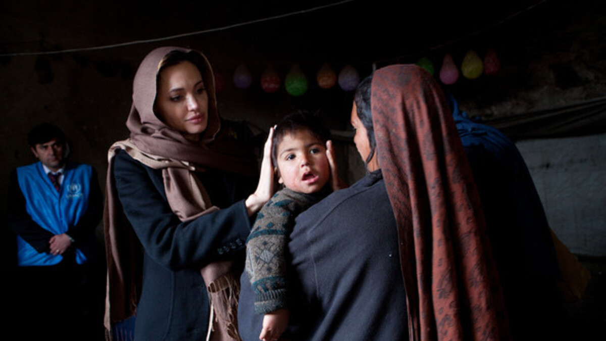 Анджеліна Джолі в Афганістані - фото 1