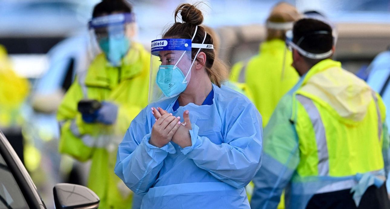 Нова хвиля коронавірусу: коли чекати пік захворюваності в Україні