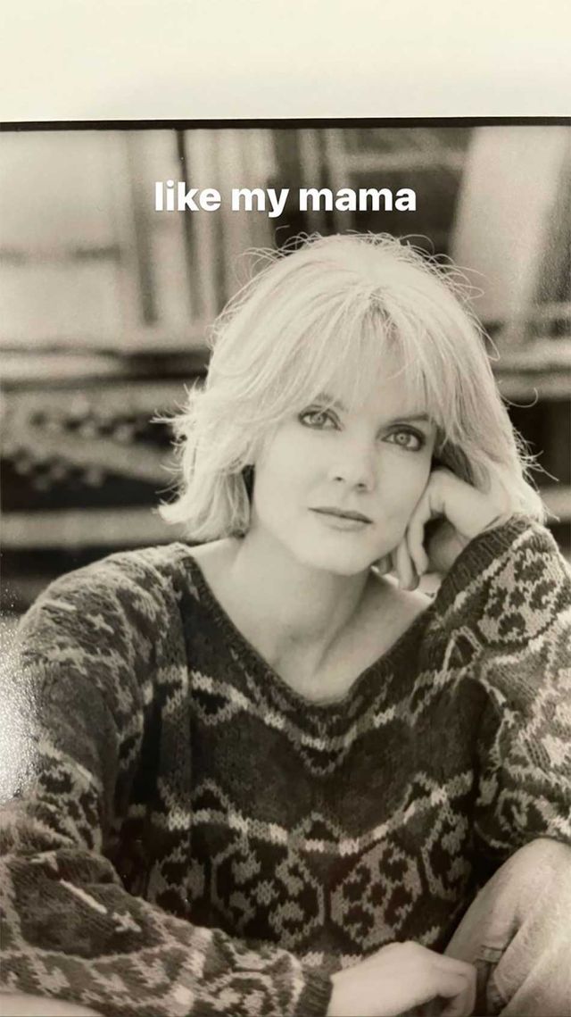 Біллі Айліш повторила стрижку своєї матері - фото 473546