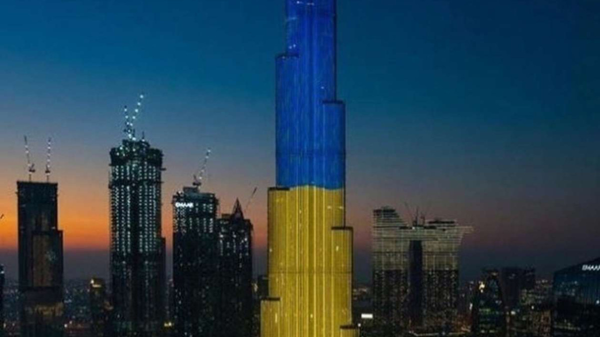 Найвищий хмарочос на планеті підсвітили кольорами українського прапора: вражаюче відео - фото 1