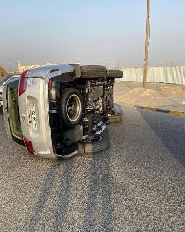 Новенький Toyota Land Cruiser 300 розбили відразу після покупки: епічні фото - фото 473571