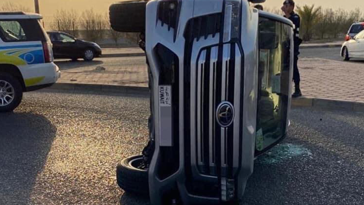 Новенький Toyota Land Cruiser 300 розбили відразу після покупки: епічні фото