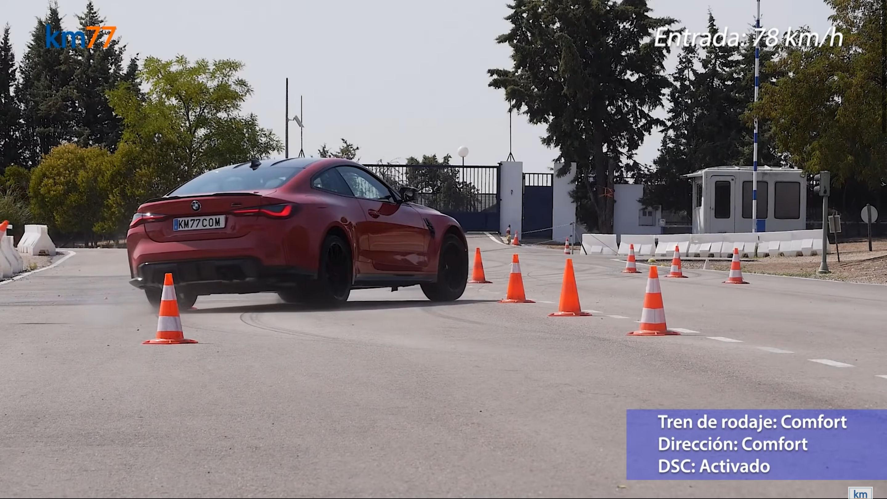 BMW M4 занесло під час проходження лосячого теста - фото 1