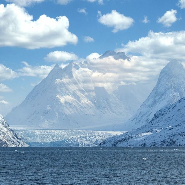 Науковці детальніше розповіли про перший аномальний дощ на льодовику Гренландії - фото 474056