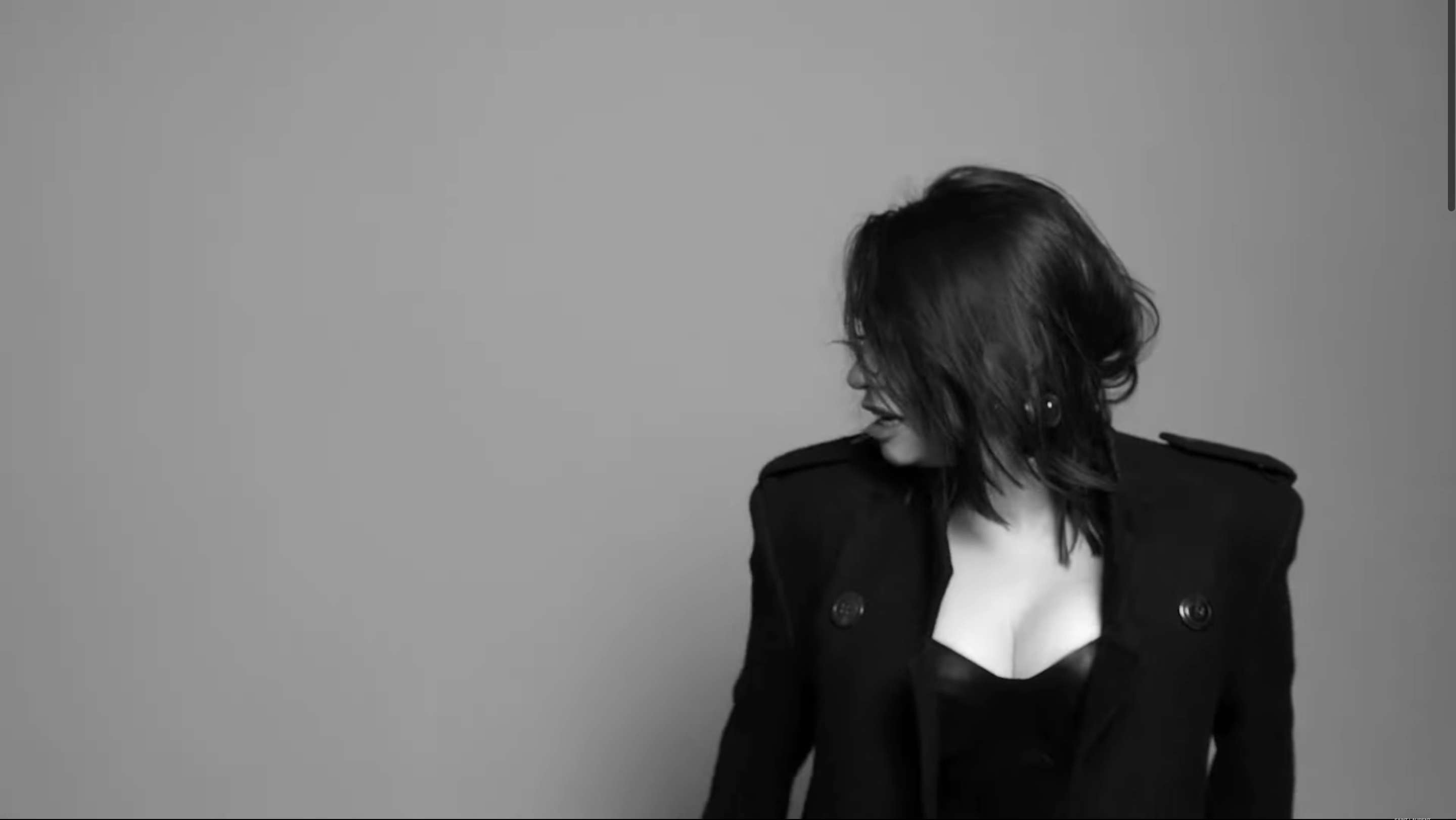 Беатріс Даль знялася для Saint Laurent - фото 1