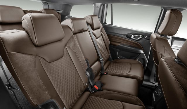 У Jeep представили першу семимісну модель позашляховика - фото 474189