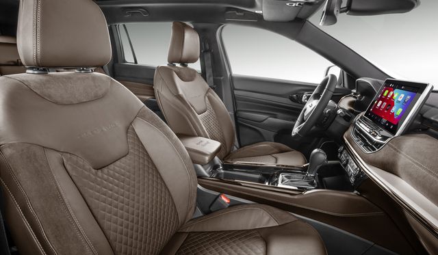 У Jeep представили першу семимісну модель позашляховика - фото 474192