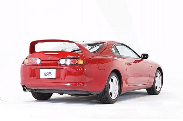 В Японії продадуть Toyota Supra, яка простояла в гаражі 22 роки - фото 474250