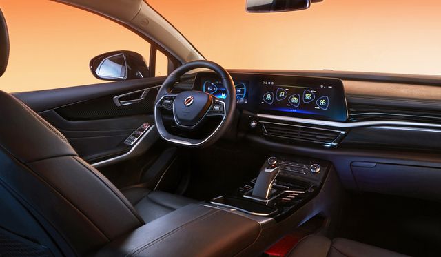 У Renault представили Mobilize Limo – перший електромобіль для таксистів - фото 474352