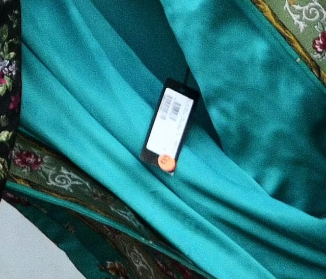 Дженніфер Лопес забула зняти цінник зі свого вбрання на вечірці Dolce&Gabbana: фотофакт - фото 474358