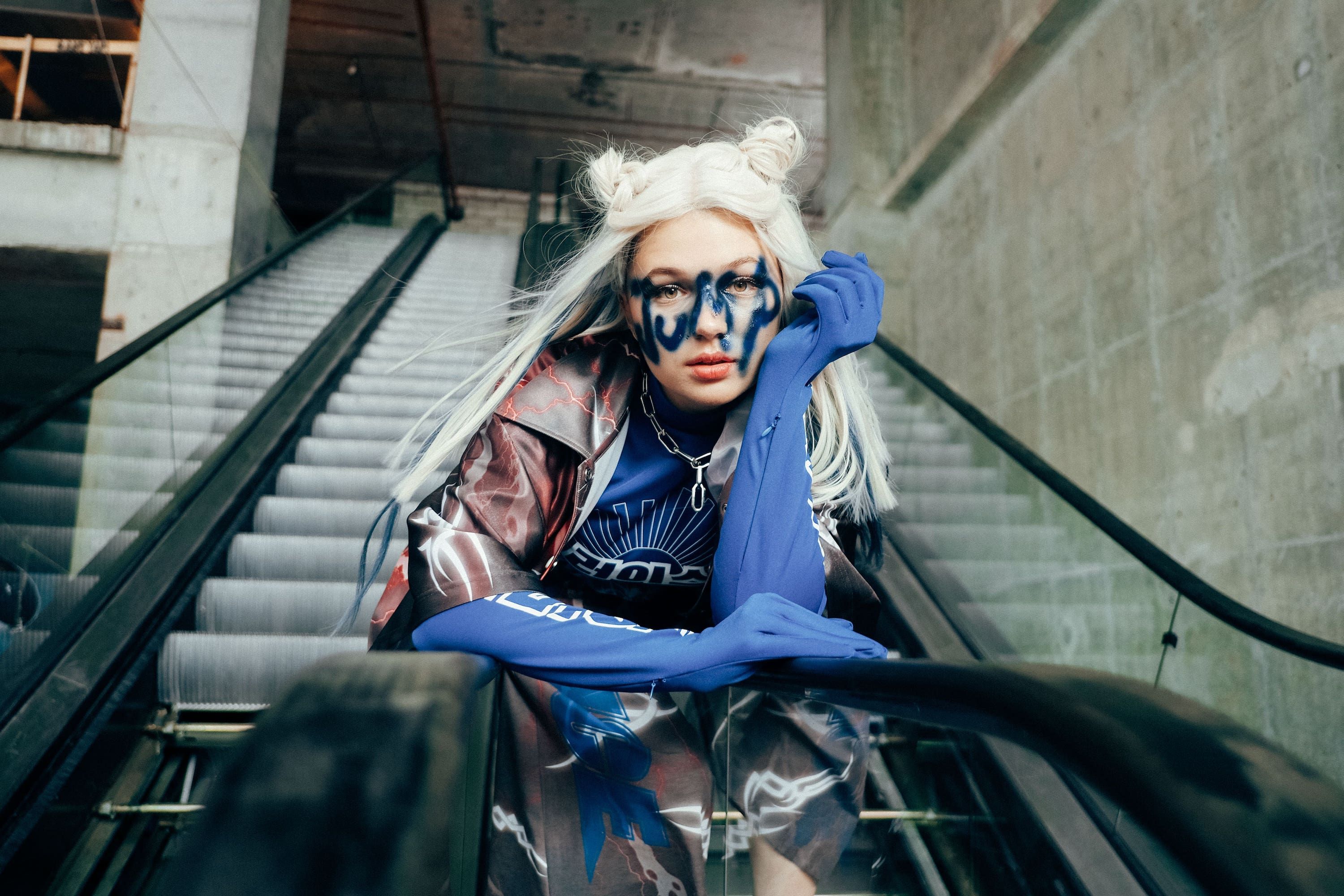 Стильні образи й ритмічні танці: Uliana Royce представила танцювальне відео на пісню Jump