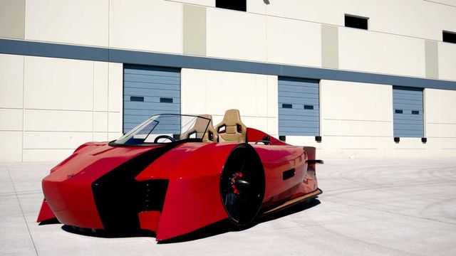 У мережі показали футуристичний кабріолет без коліс: він вміє літати над водою - фото 475095