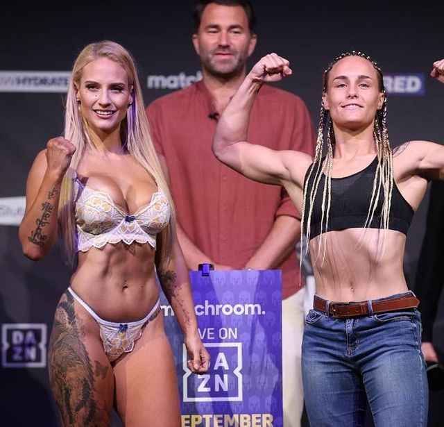 Пишногруда боксерка роздяглася до спідньої білизни під час церемонії зважування - фото 475586