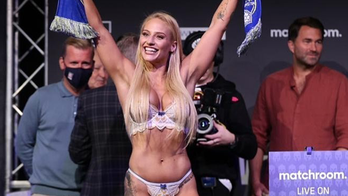 Боксерка Ебані Бріджес - фото 1