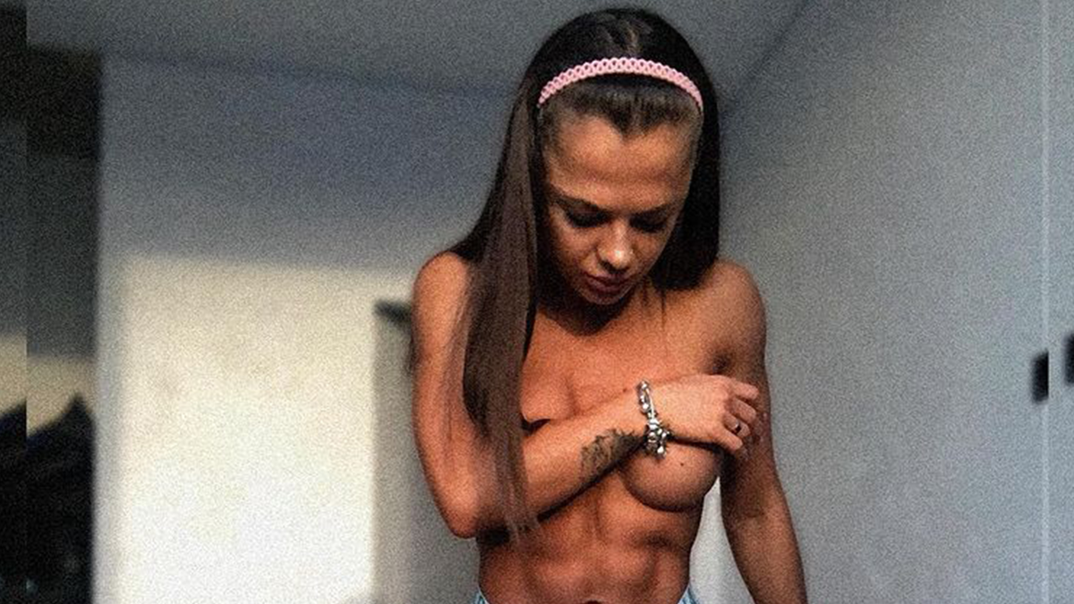 Сексуальна українська чемпіонка позувала голою у ванні: пікантне фото – 18+