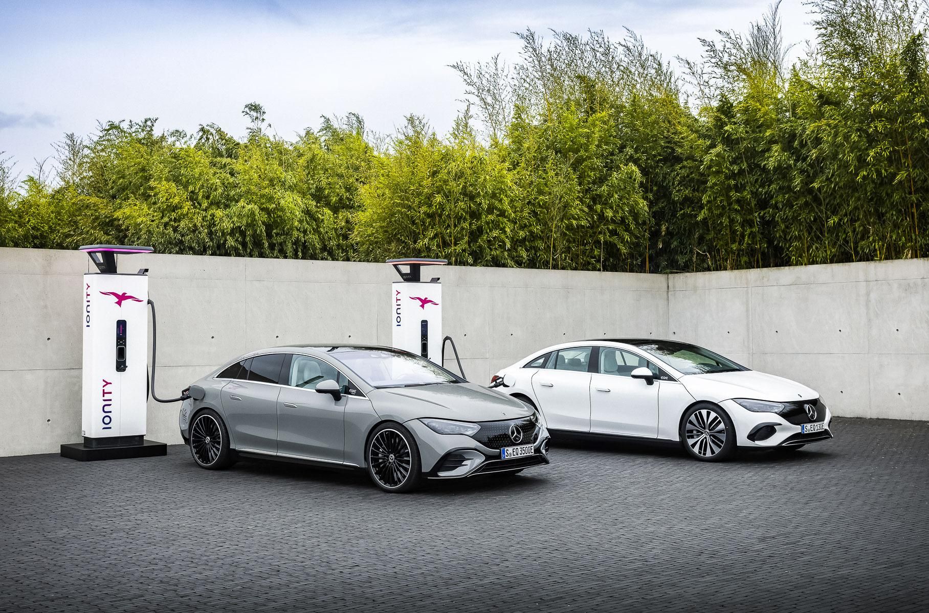 Mercedes-Benz представив електричний EQE: новинка отримала інноваційну мультимедію