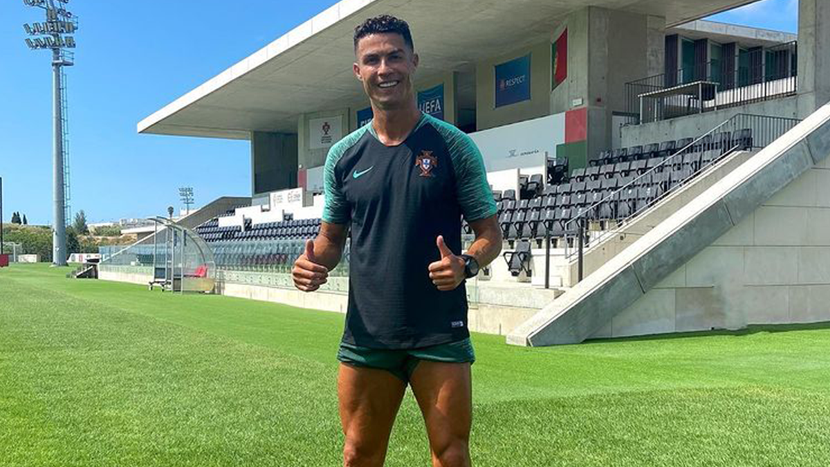 Кріштіану Роналду приїхав на тренування на шикарному Lamborghini: відео