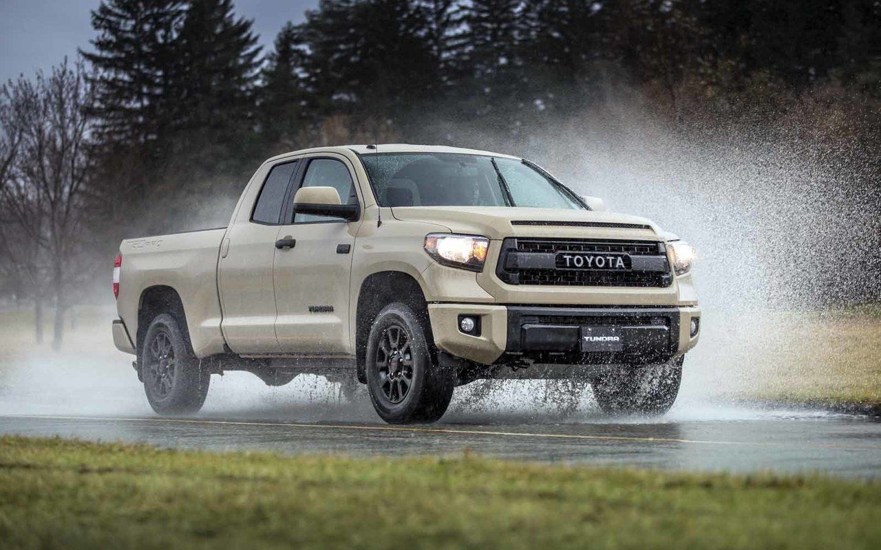 У мережі з'явилося перше шпигунське фото нового Toyota Tundra без маскування