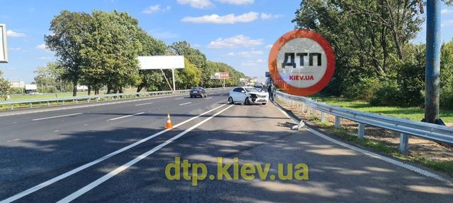 Біля Києва знову розтрощили спорткар: фото аварії Porsche 911 - фото 476142