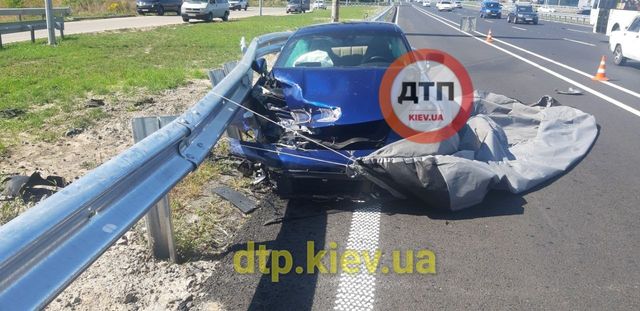 Біля Києва знову розтрощили спорткар: фото аварії Porsche 911 - фото 476144