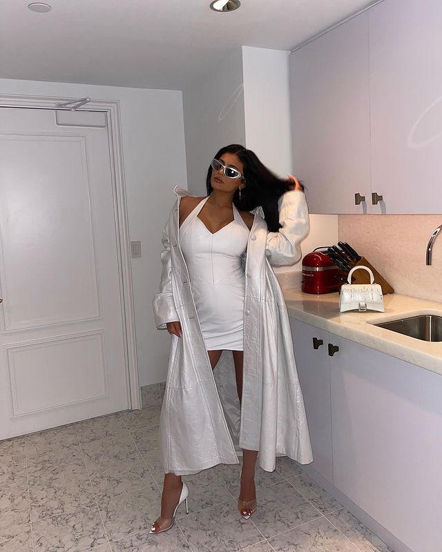 Вагітна Кайлі Дженнер зявилася на публіці крихітному латексному платті: епатажні фото - фото 476164