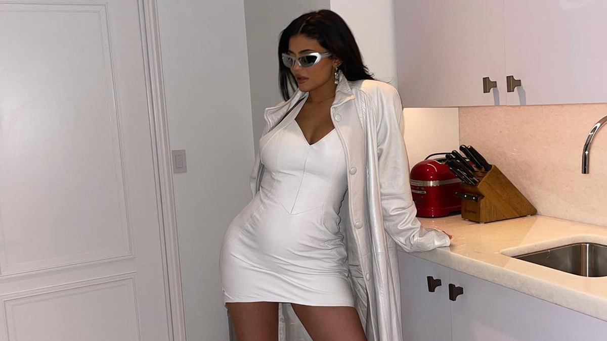 Вагітна Кайлі Дженнер зявилася на публіці крихітному латексному платті: епатажні фото