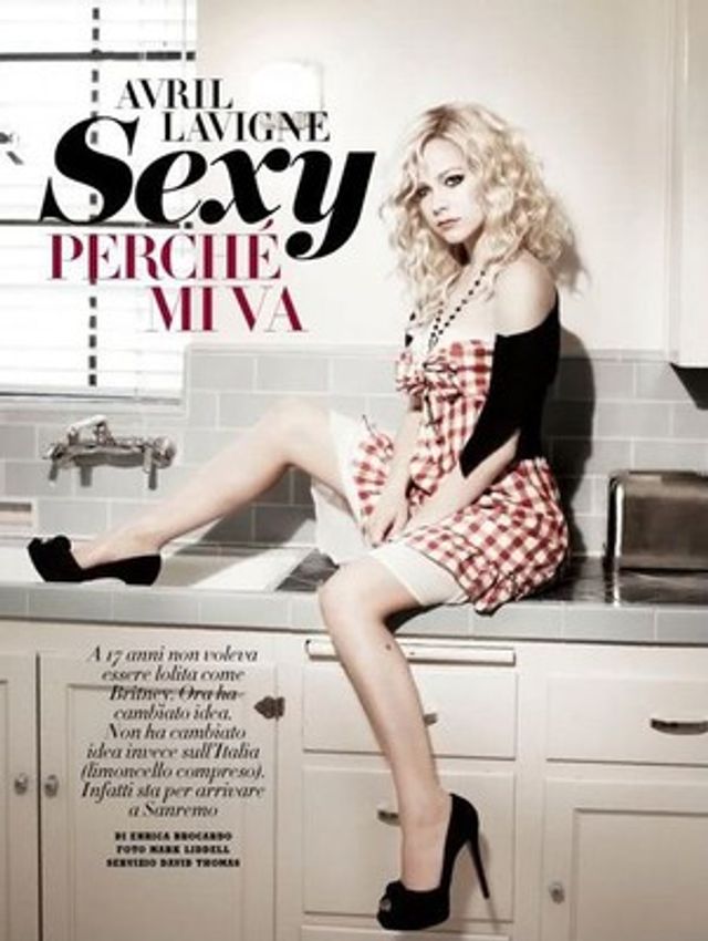 Найгарячіші образи Авріл Лавін за всю кар'єру: добірка фото іменинниці (18+) - фото 476298