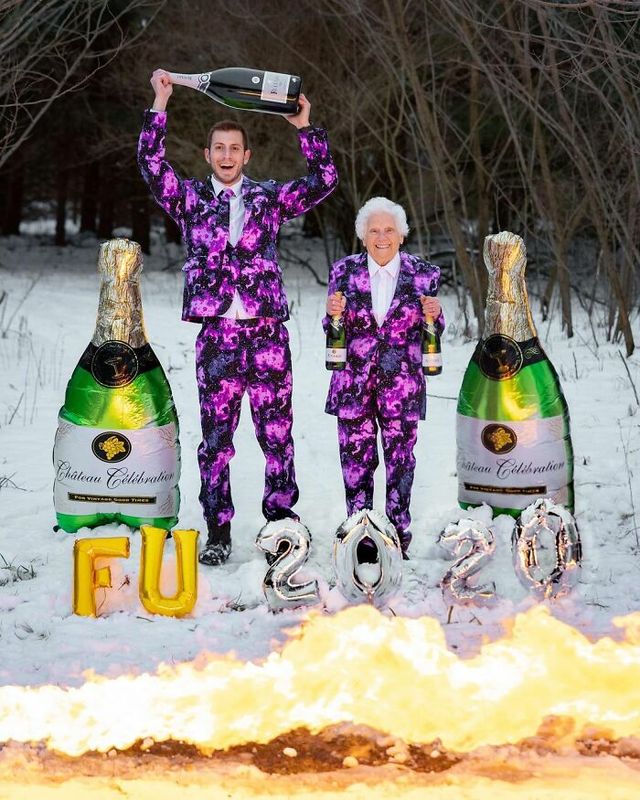 Забудь про вік: 95-річна бабуся та онук підкорюють мережу крутими образами - фото 476358