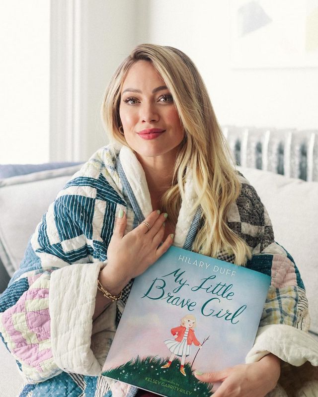 Найгарячіші образи Гіларі Дафф за всю кар'єру: добірка фото іменинниці (18+) - фото 476400